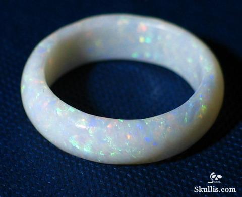 Gemstoen Ring