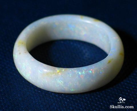 Gemstoen Ring
