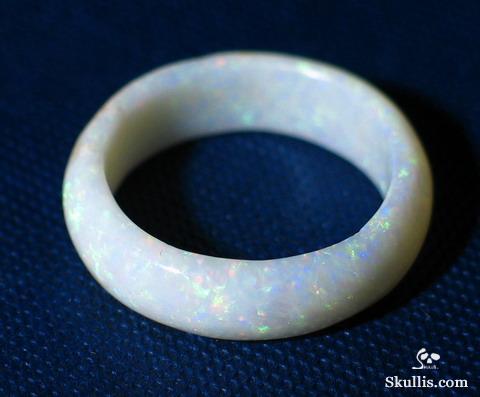 Gemstoen Ring