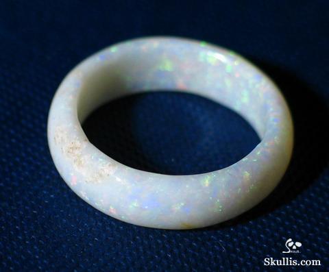 Gemstoen Ring