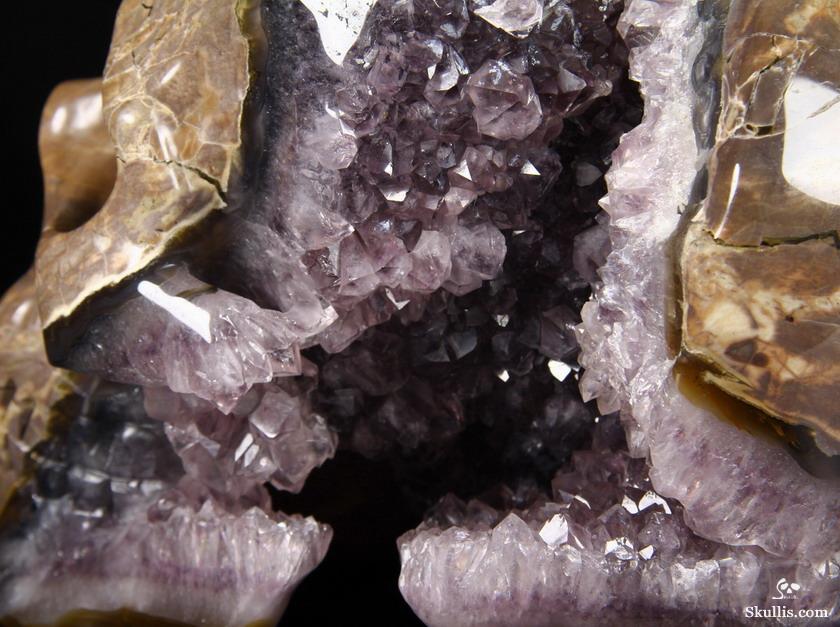 Unique Amethyst Geode Lifesized 8.0" Dinosaur Egg Agate Carved Crystal Skull Sculpture Unique Amethyst Geode Lifesized 8.0" Dinosaur Egg Agate Carved Crystal Skull Sculpture