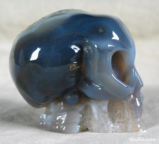 2.6" Agate Geode Carved Crystal Alien Skull 2.6" Agate Geode Carved Crystal Alien Skull