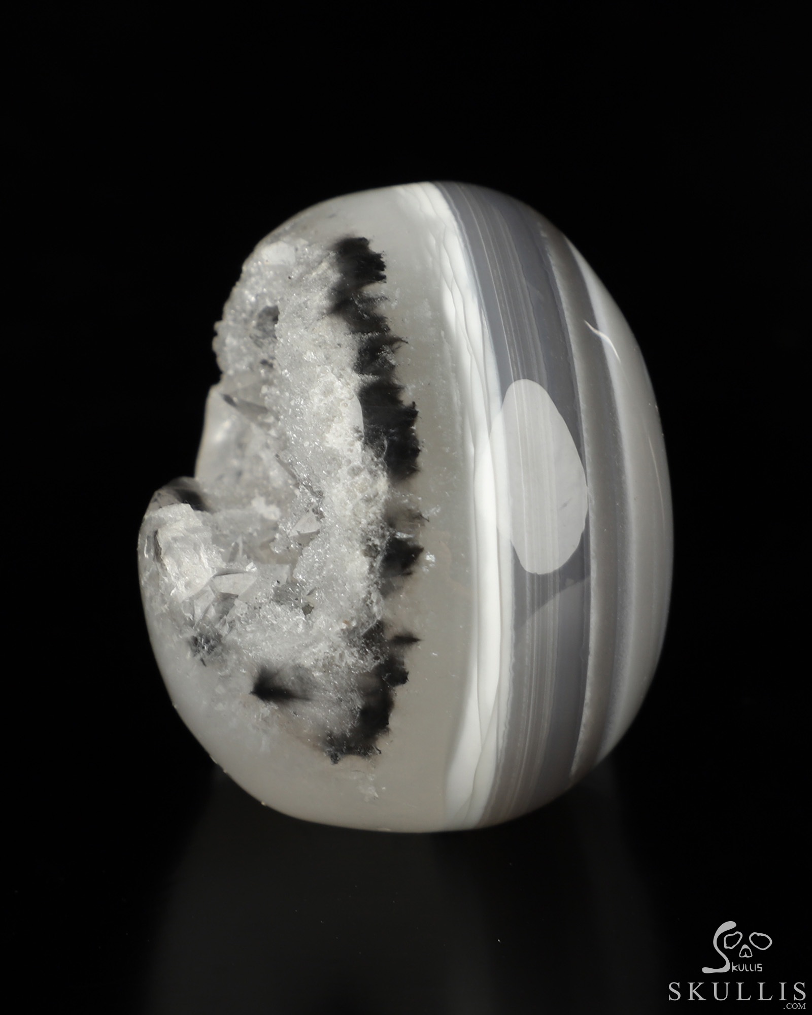 2.0" Agate Geode Hand Carved Crystal Skull, Realistic, Crystal Healing 2.0" Agate Geode Hand Carved Crystal Skull, Realistic, Crystal Healing
