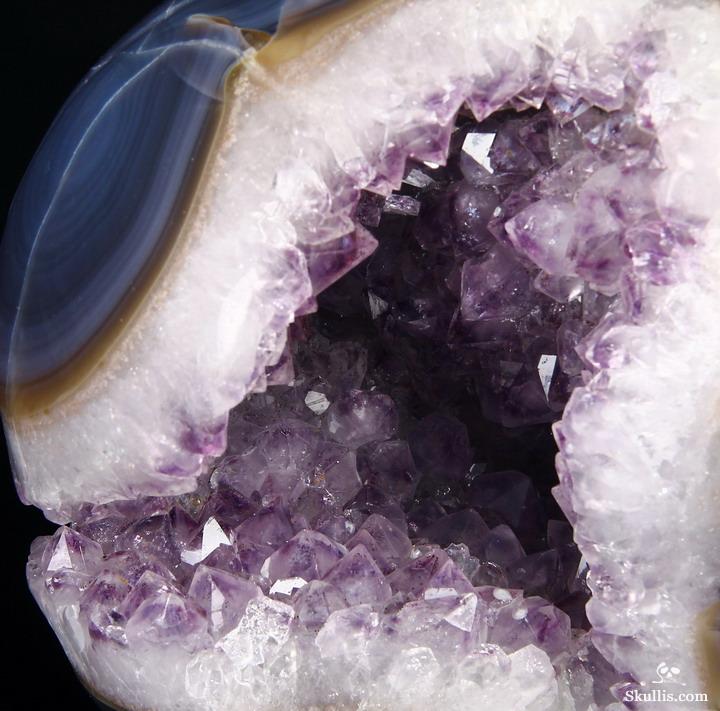 Unique Lifesized 8.1" Amethyst Geode Agate Carved Crystal Skull Unique Lifesized 8.1" Amethyst Geode Agate Carved Crystal Skull