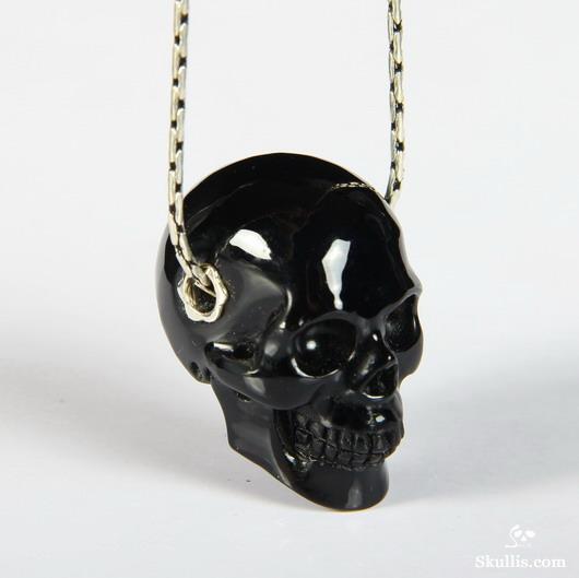 Obsidian on sale skull necklace
