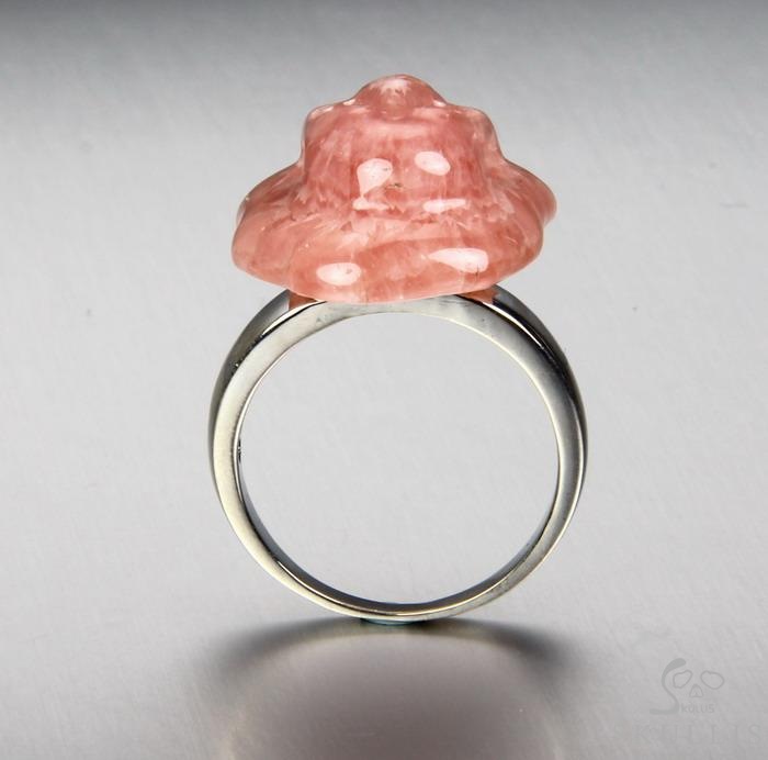 Gemstone Size 8, Rhodochrosite & 925 Sterling Silver Carved Crystal Skull Ring with 925 Sterling Silver Gemstone Size 8, Rhodochrosite & 925 Sterling Silver Carved Crystal Skull Ring with 925 Sterling Silver