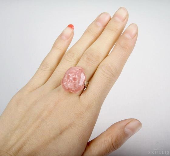 Gemstone Size 8, Rhodochrosite & 925 Sterling Silver Carved Crystal Skull Ring with 925 Sterling Silver Gemstone Size 8, Rhodochrosite & 925 Sterling Silver Carved Crystal Skull Ring with 925 Sterling Silver