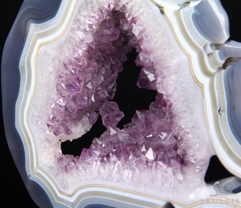 (3.5LB)Amazing Amethyst Geode Lifesized Titan 9.0" Amethyst & Agate Geode Carved Crystal Skull, Realistic (3.5LB)Amazing Amethyst Geode Lifesized Titan 9.0" Amethyst & Agate Geode Carved Crystal Skull, Realistic