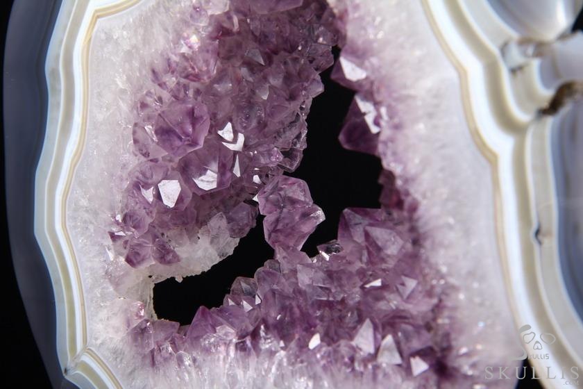(3.5LB)Amazing Amethyst Geode Lifesized Titan 9.0" Amethyst & Agate Geode Carved Crystal Skull, Realistic (3.5LB)Amazing Amethyst Geode Lifesized Titan 9.0" Amethyst & Agate Geode Carved Crystal Skull, Realistic