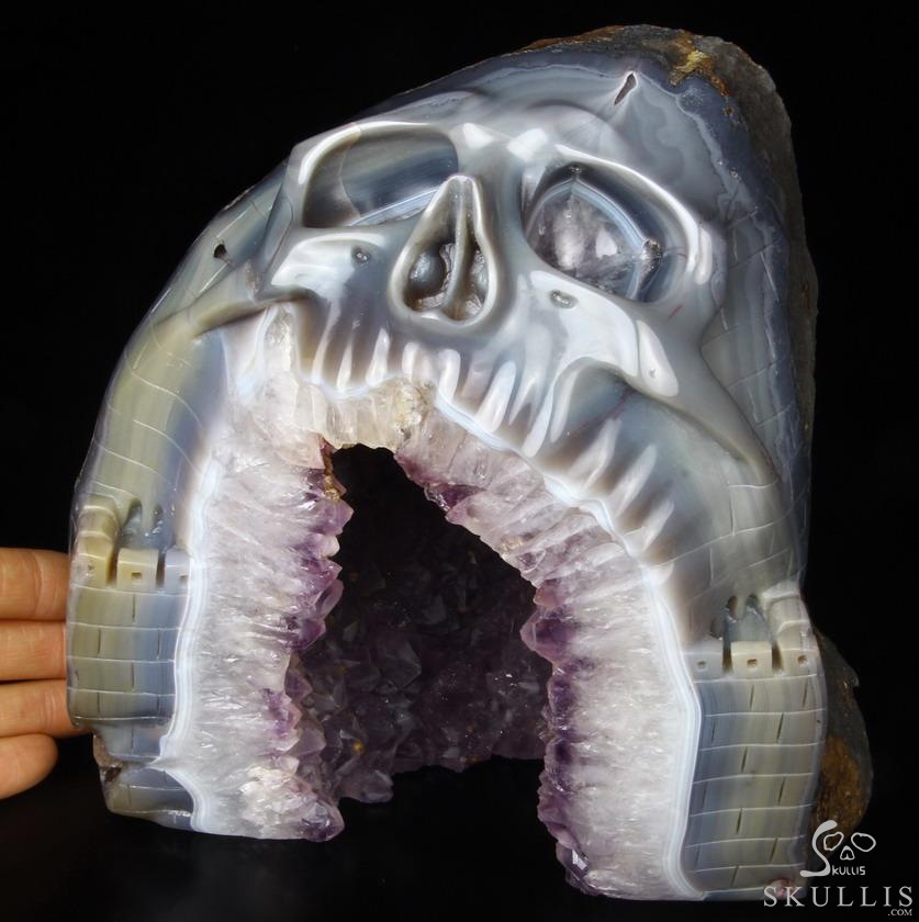Giant 6.5" Agate Geode Carved Crystal Skull & Castle Giant 6.5" Agate Geode Carved Crystal Skull & Castle