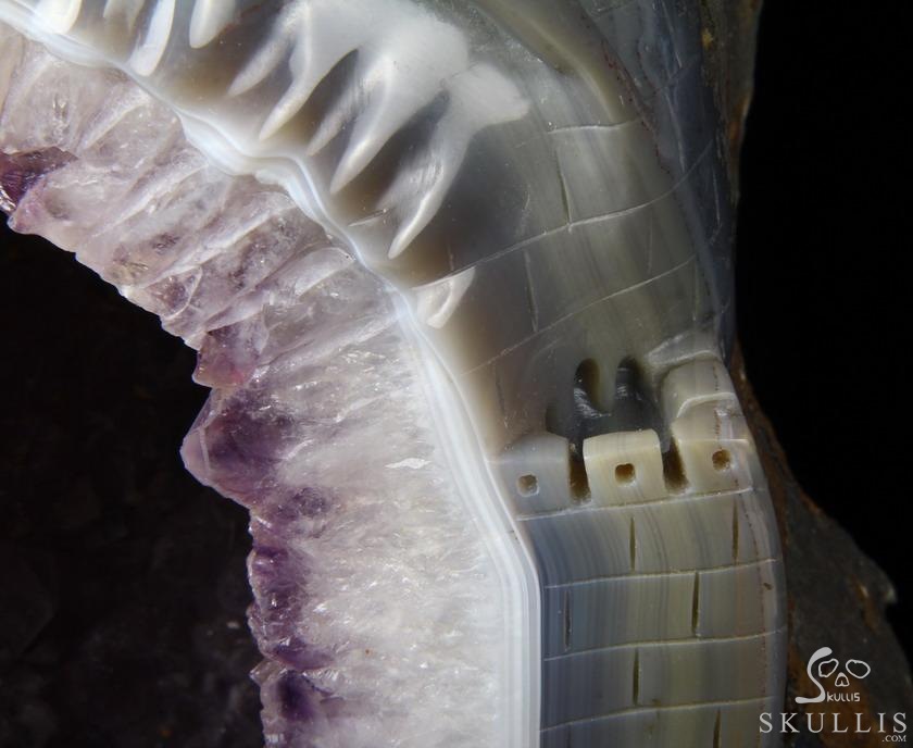 Giant 6.5" Agate Geode Carved Crystal Skull & Castle Giant 6.5" Agate Geode Carved Crystal Skull & Castle