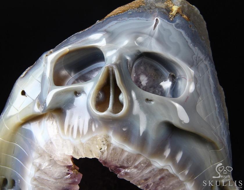 Giant 6.5" Agate Geode Carved Crystal Skull & Castle Giant 6.5" Agate Geode Carved Crystal Skull & Castle