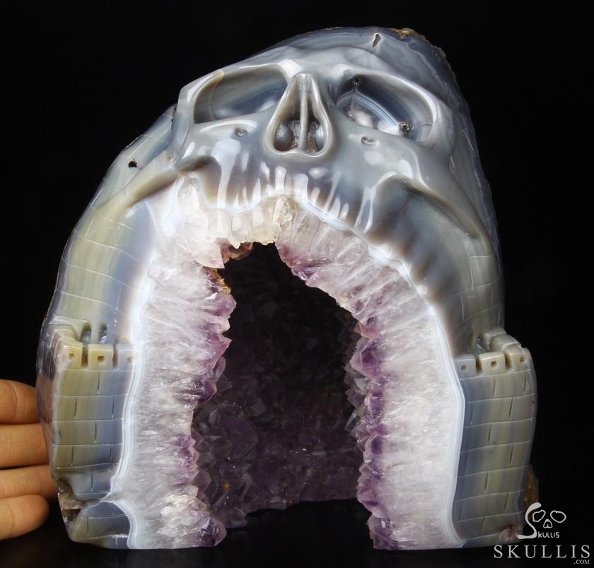 Giant 6.5" Agate Geode Carved Crystal Skull & Castle Giant 6.5" Agate Geode Carved Crystal Skull & Castle