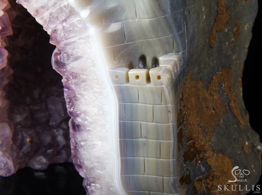 Giant 6.5" Agate Geode Carved Crystal Skull & Castle Giant 6.5" Agate Geode Carved Crystal Skull & Castle