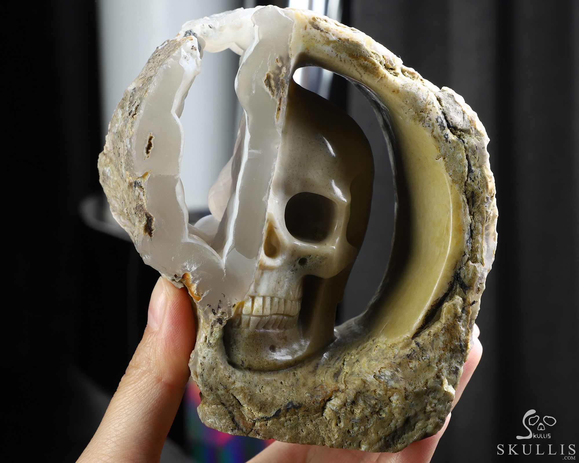 4.3" Agate Hand Carved Crystal Skull Fine Art Sculpture, Crystal Healing 4.3" Agate Hand Carved Crystal Skull Fine Art Sculpture, Crystal Healing