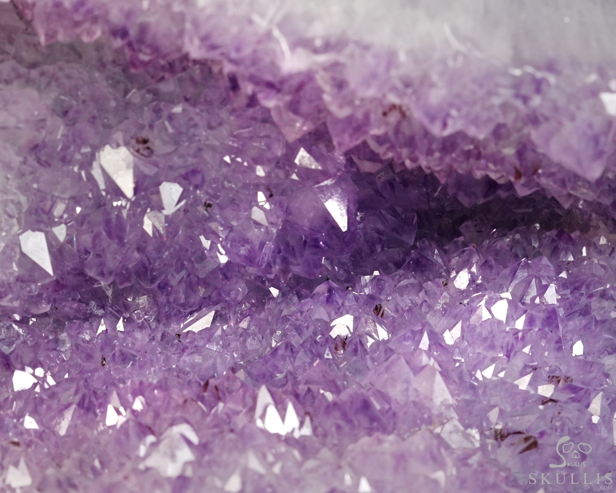 Lifesized 7.5" Agate Amethyst Geode Hand Carved Crystal Skull, Super Realistic, Crystal Healing Lifesized 7.5" Agate Amethyst Geode Hand Carved Crystal Skull, Super Realistic, Crystal Healing