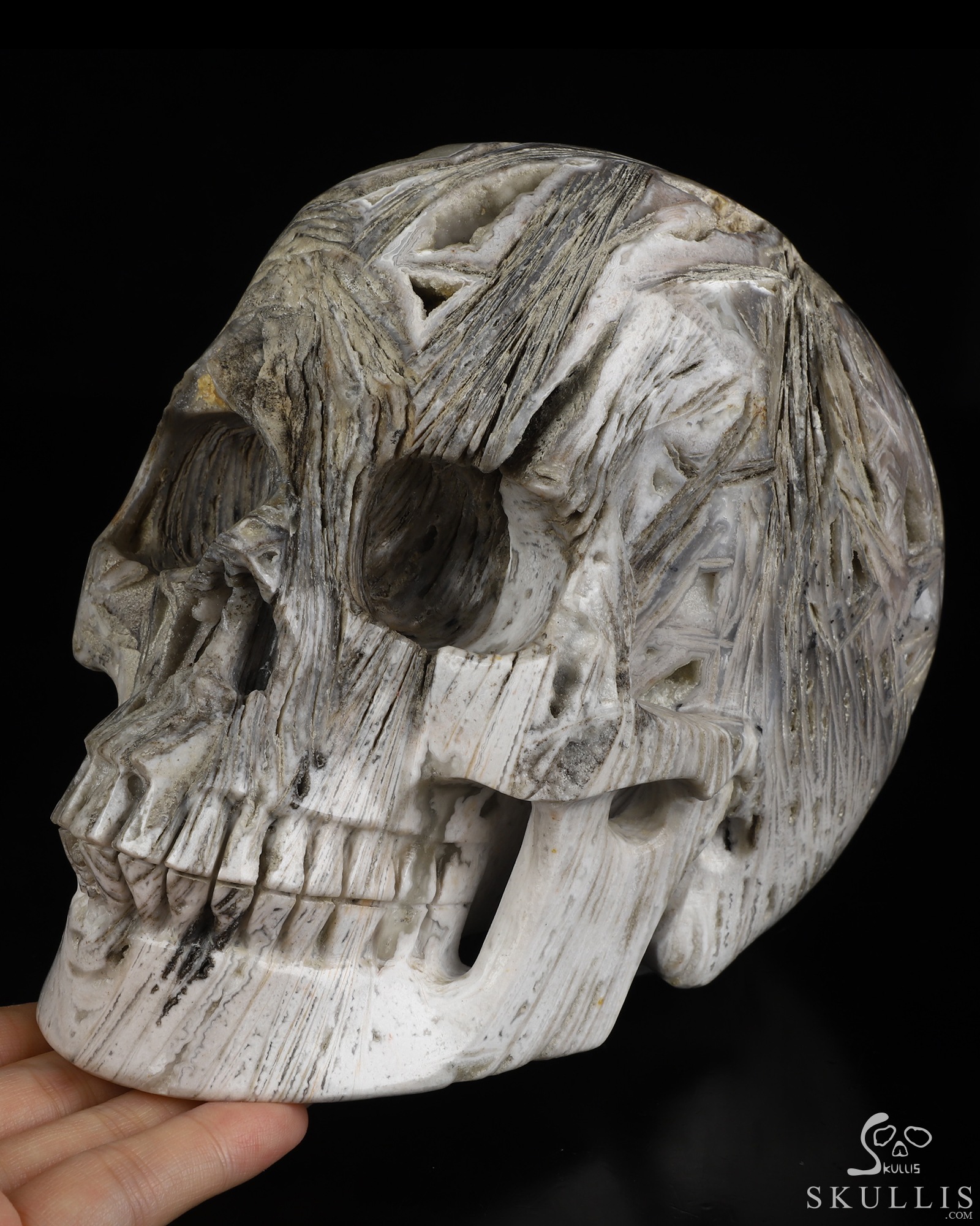 Lifesized 6.8" Agate Hand Carved Crystal Skull, Realistic, Crystal Healing Lifesized 6.8" Agate Hand Carved Crystal Skull, Realistic, Crystal Healing