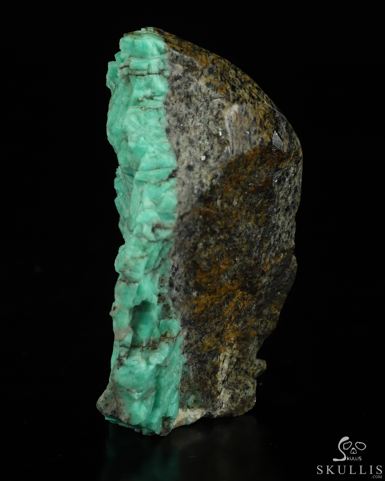 Gemstone 3.5" Emerald Hand Carved Crystal Skull Fine Art Sculpture, Crystal Healing Gemstone 3.5" Emerald Hand Carved Crystal Skull Fine Art Sculpture, Crystal Healing