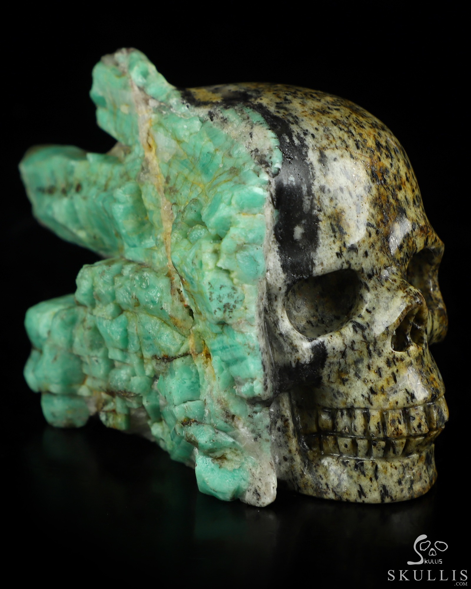Gemstone 3.5" Emerald Hand Carved Crystal Skull Fine Art Sculpture, Crystal Healing Gemstone 3.5" Emerald Hand Carved Crystal Skull Fine Art Sculpture, Crystal Healing