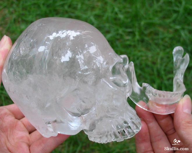 5.2" Quartz Rock Crystal Carved Crystal Skull, Detachable 5.2" Quartz Rock Crystal Carved Crystal Skull, Detachable
