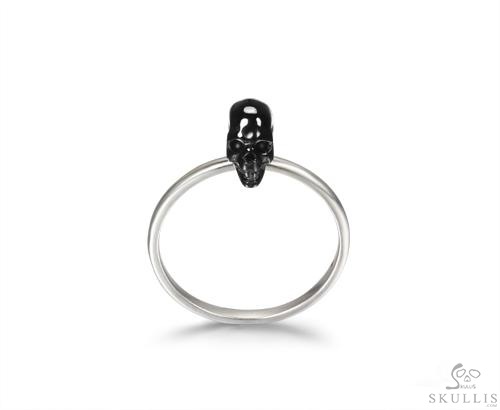 Tiny Black Onyx & 925 Sterling Silver Carved Gemstone Crystal Skull on 925 Sterling Silver Ring Tiny Black Onyx & 925 Sterling Silver Carved Gemstone Crystal Skull on 925 Sterling Silver Ring