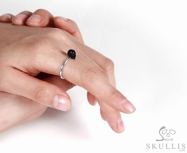 Tiny Black Onyx & 925 Sterling Silver Carved Gemstone Crystal Skull on 925 Sterling Silver Ring Tiny Black Onyx & 925 Sterling Silver Carved Gemstone Crystal Skull on 925 Sterling Silver Ring
