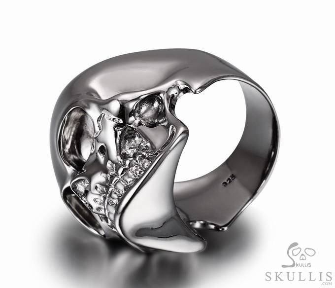 The Master - Black Rutanium & 925 Sterling Silver Plated Skull Ring The Master - Black Rutanium & 925 Sterling Silver Plated Skull Ring