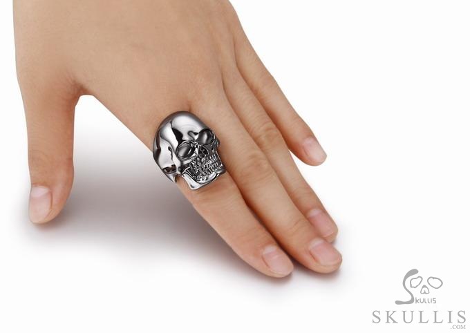 The Master - Black Rutanium & 925 Sterling Silver Plated Skull Ring The Master - Black Rutanium & 925 Sterling Silver Plated Skull Ring