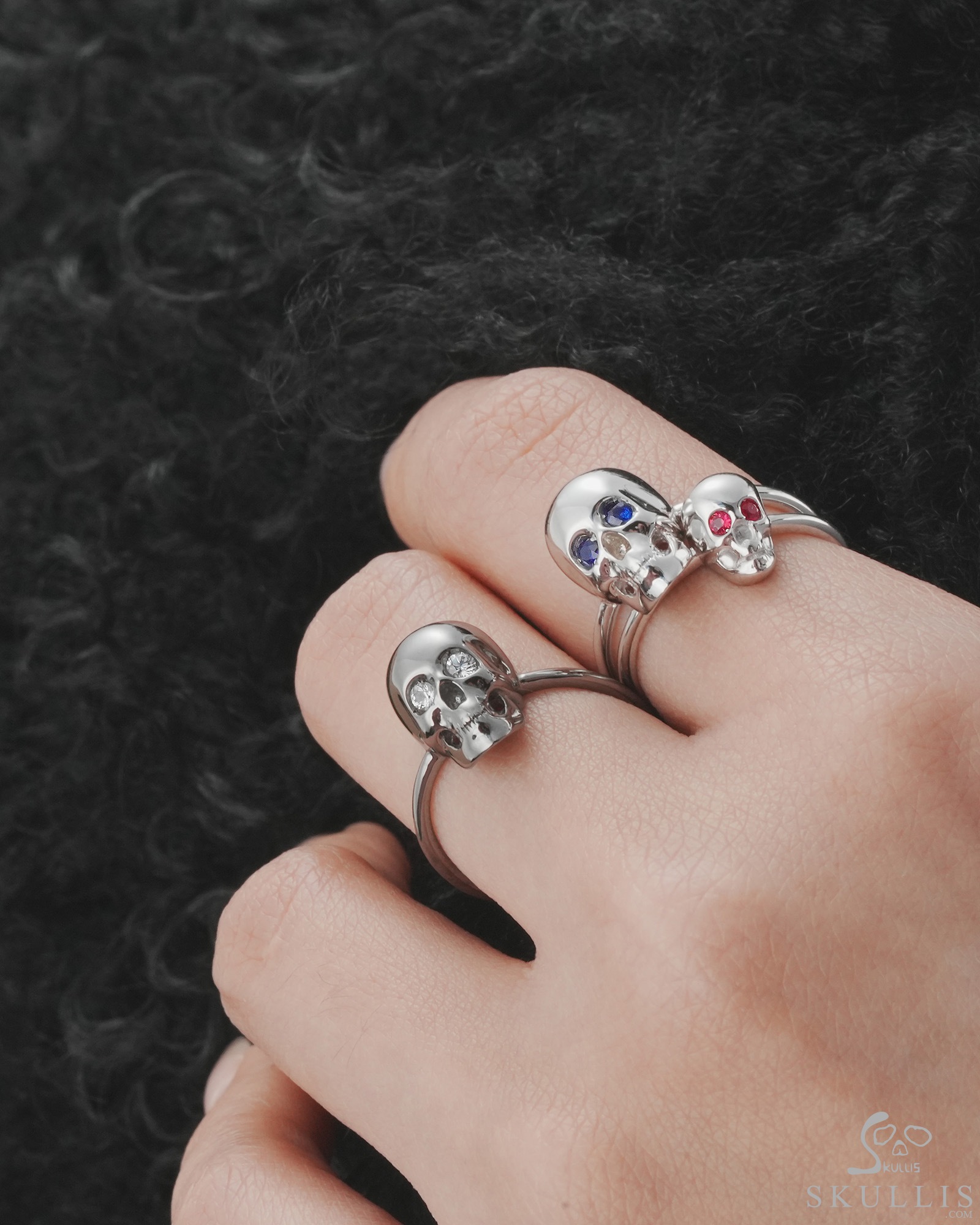 925 Sterling Silver Hand Carved Crystal Skull with Ruby Eyes Ring 