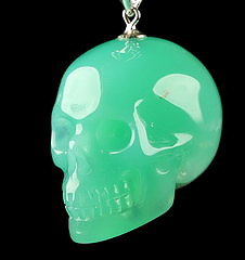 GEMSTONE 0.8" Chrysoprase Carved Crystal Skull Pendant With 925 Sterling Silver, Crystal Healing