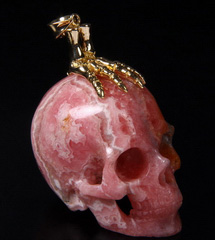 Rhodochrosite Carved Crystal Skull Pendant with 9.3g Gold