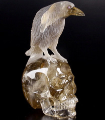 Nice Clear Huge 8.0“ Smoky Quartz Rock Crystal Carved Crystal Skull & Raven Sculpture with Ruby Eyes