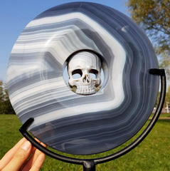 Huge 10.6" Gray & White Agate Carved Crystal Skull Ping buckle, Crystal Healing